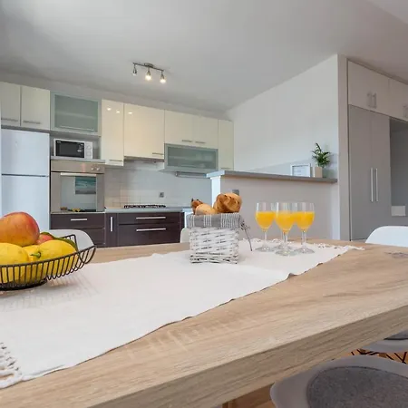 Apartman Stunning Sea View Ani *